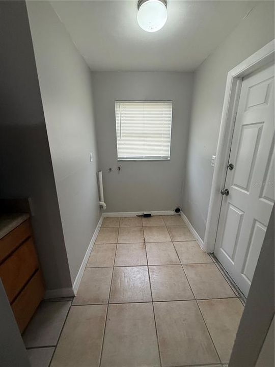 В аренду: $2,095 (3 спален, 1 ванн, 1225 Квадратных фут)