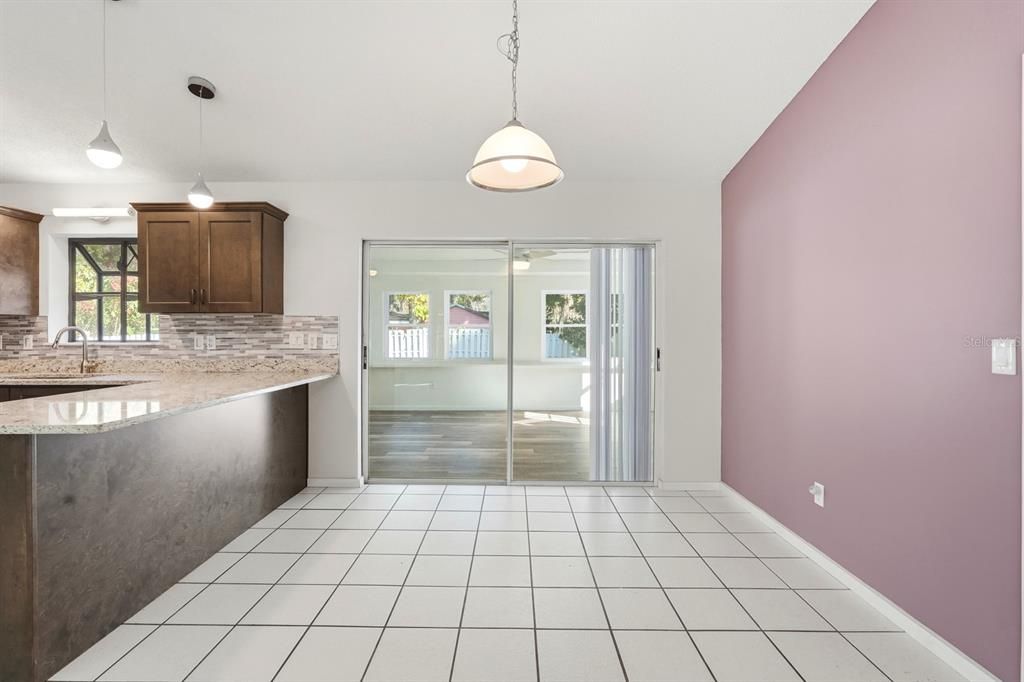 На продажу: $270,000 (2 спален, 2 ванн, 1196 Квадратных фут)