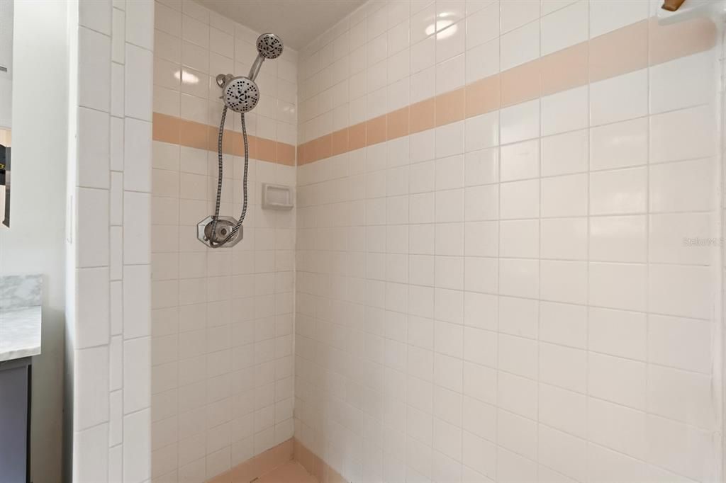 На продажу: $270,000 (2 спален, 2 ванн, 1196 Квадратных фут)