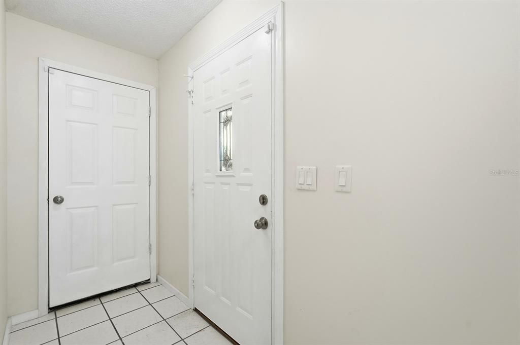 На продажу: $270,000 (2 спален, 2 ванн, 1196 Квадратных фут)