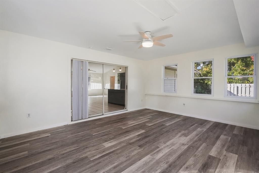 На продажу: $270,000 (2 спален, 2 ванн, 1196 Квадратных фут)