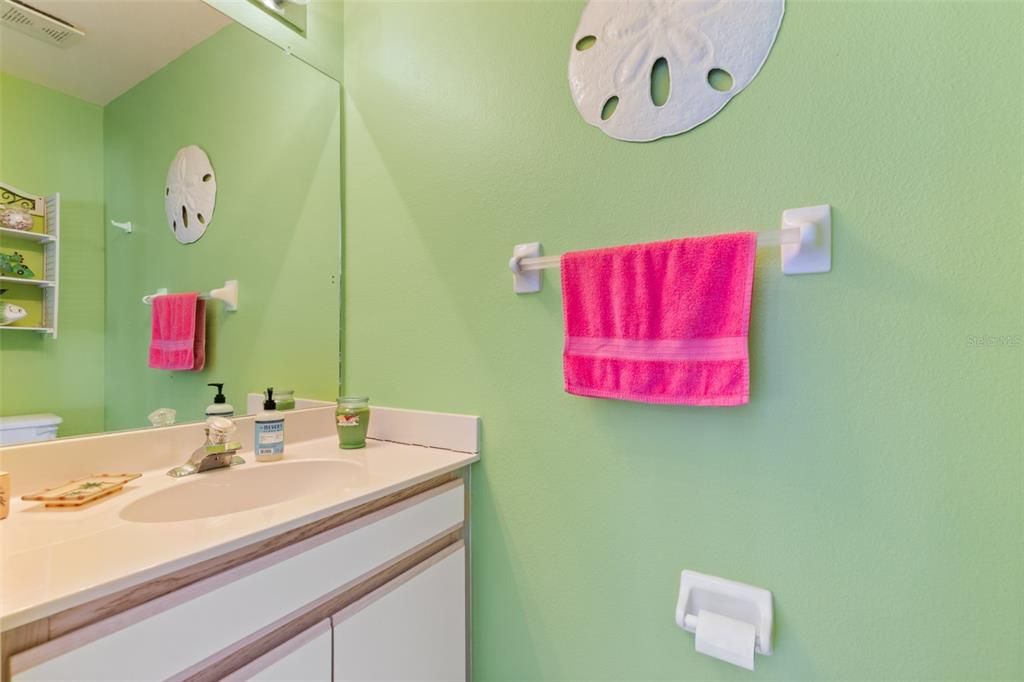 На продажу: $489,900 (3 спален, 2 ванн, 1981 Квадратных фут)