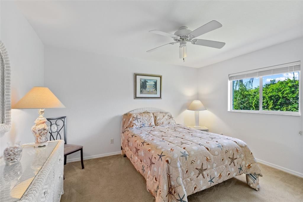 На продажу: $489,900 (3 спален, 2 ванн, 1981 Квадратных фут)