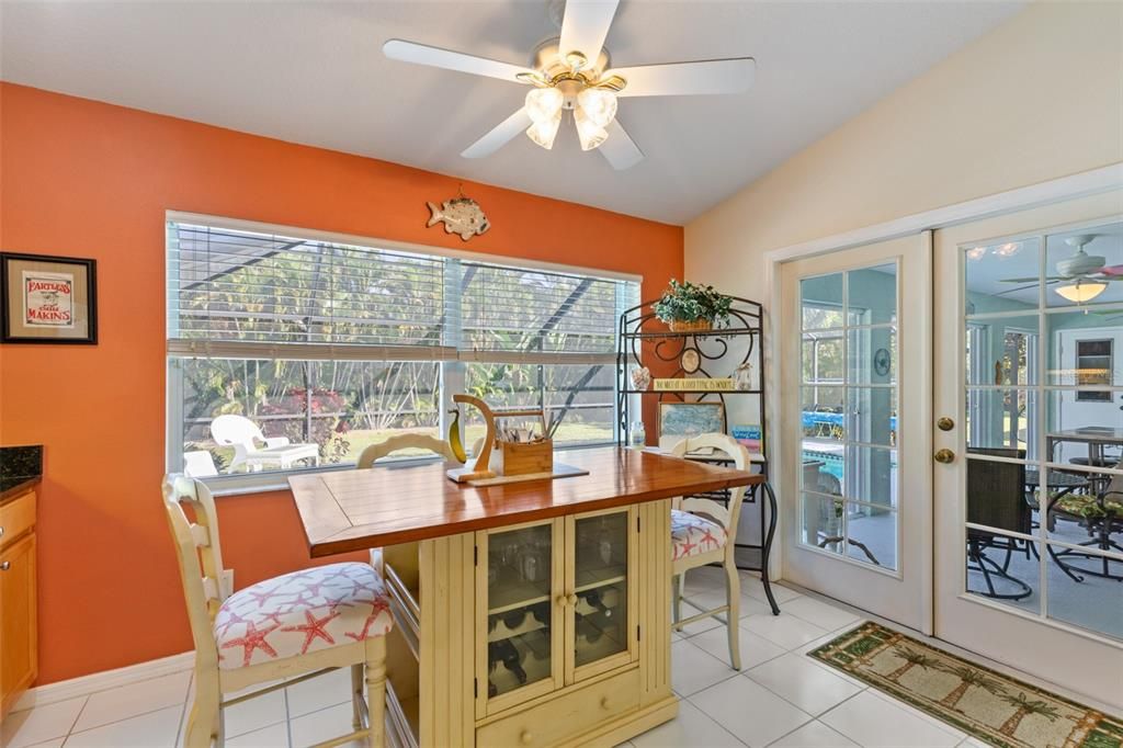 На продажу: $489,900 (3 спален, 2 ванн, 1981 Квадратных фут)