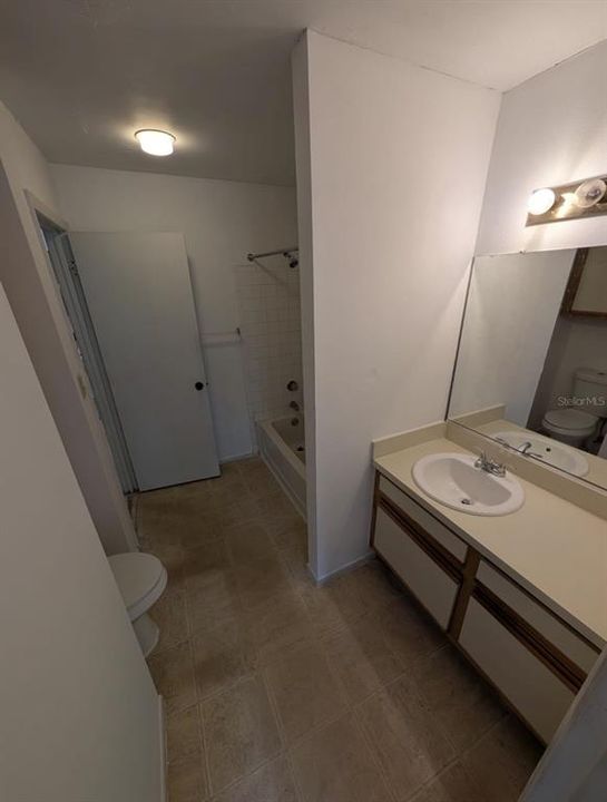 Activo con contrato: $99,000 (1 camas, 1 baños, 809 Pies cuadrados)