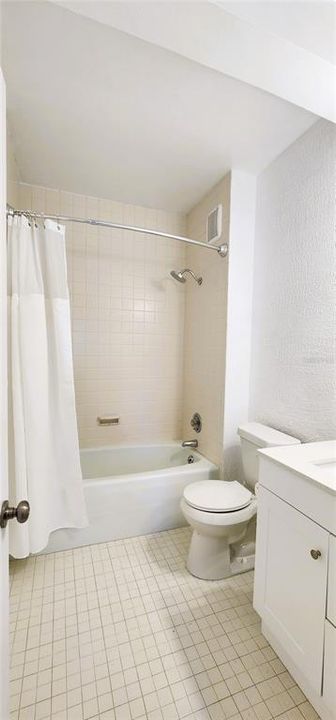 出租: $1,425 (2 贝兹, 2 浴室, 1300 平方英尺)