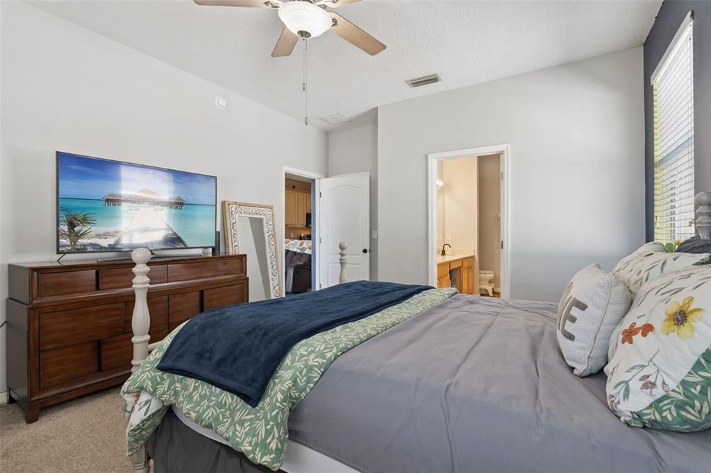 For Sale: $385,000 (3 beds, 2 baths, 1860 Square Feet)