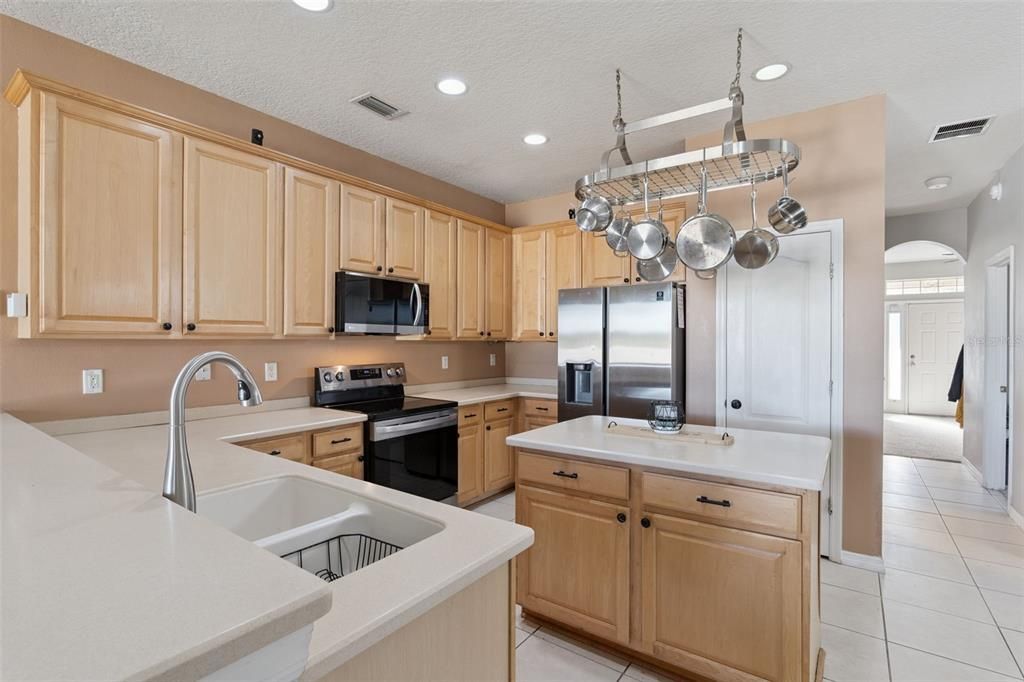 For Sale: $385,000 (3 beds, 2 baths, 1860 Square Feet)