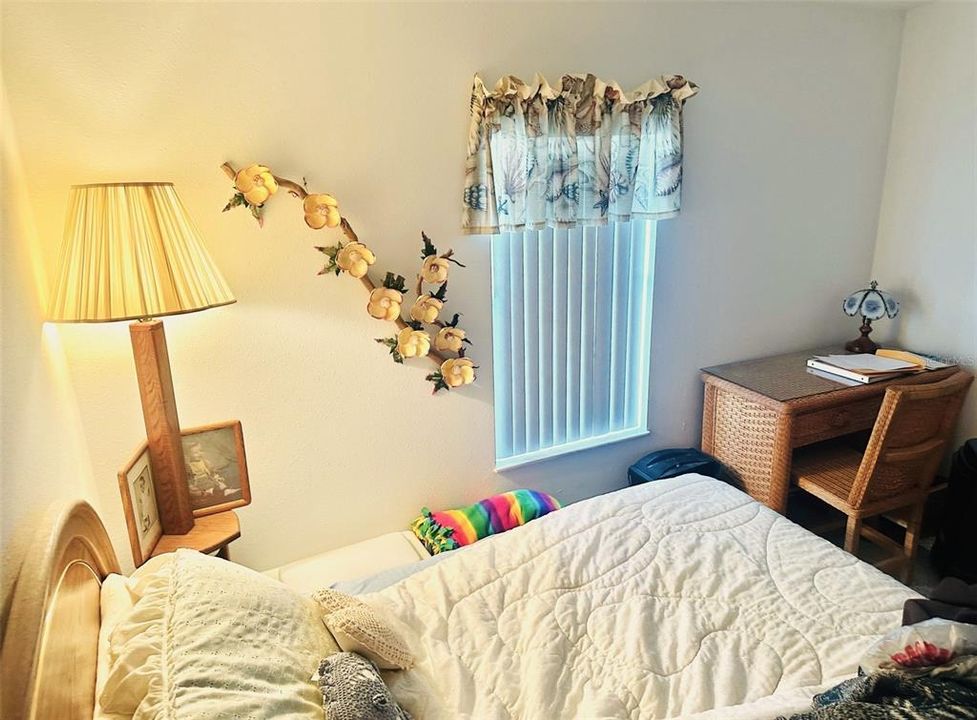 待售: $185,900 (2 贝兹, 2 浴室, 1101 平方英尺)