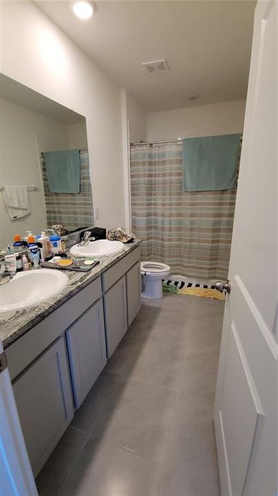 For Sale: $305,000 (3 beds, 2 baths, 1673 Square Feet)