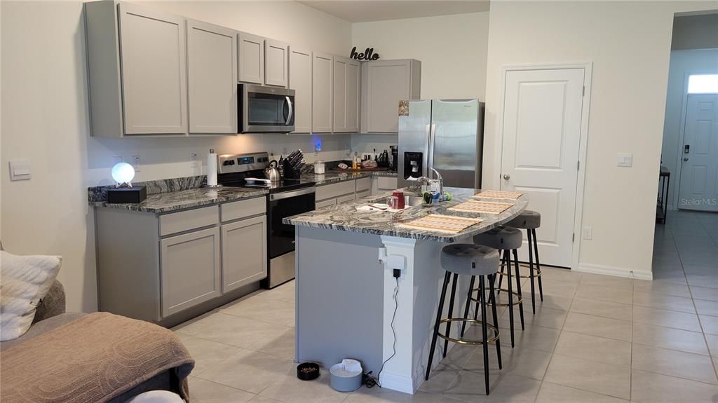 For Sale: $305,000 (3 beds, 2 baths, 1673 Square Feet)