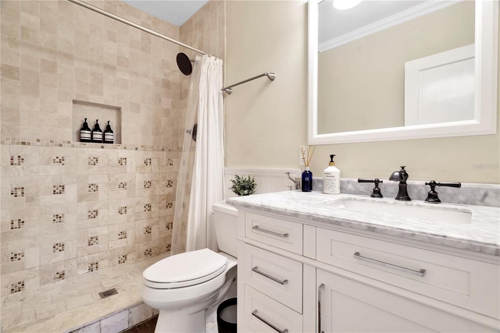 出租: $6,495 (3 贝兹, 2 浴室, 1913 平方英尺)