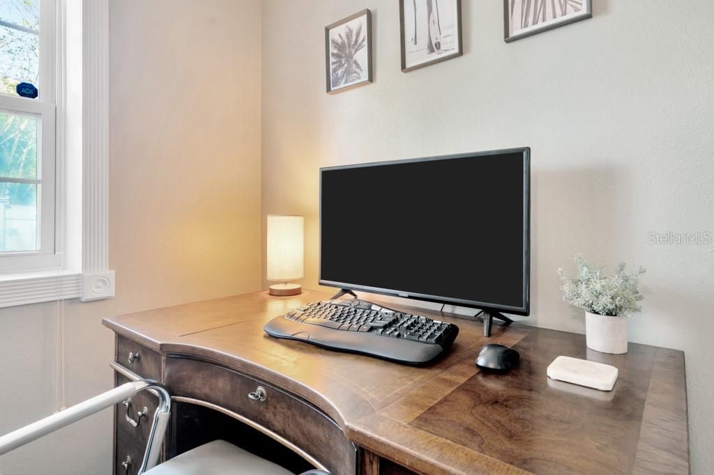 出租: $6,495 (3 贝兹, 2 浴室, 1913 平方英尺)