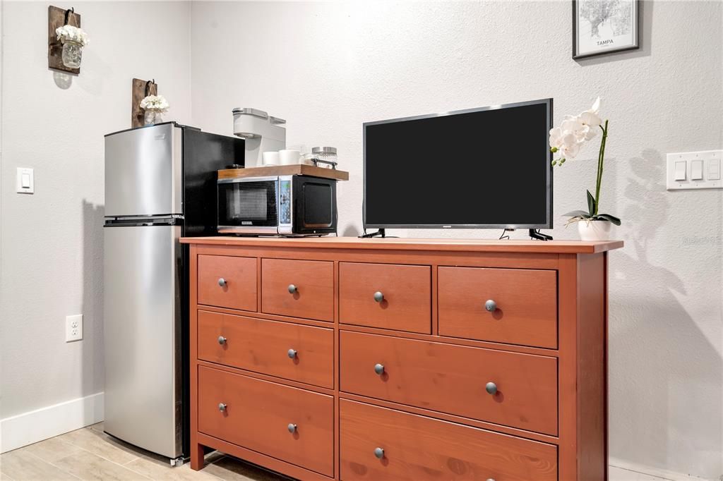 出租: $6,495 (3 贝兹, 2 浴室, 1913 平方英尺)