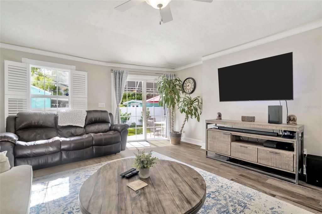 出租: $6,495 (3 贝兹, 2 浴室, 1913 平方英尺)