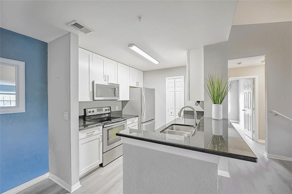 出租: $1,999 (3 贝兹, 2 浴室, 1324 平方英尺)