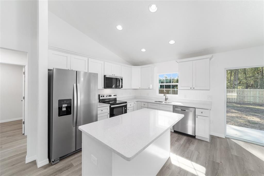 Activo con contrato: $245,000 (3 camas, 2 baños, 1318 Pies cuadrados)