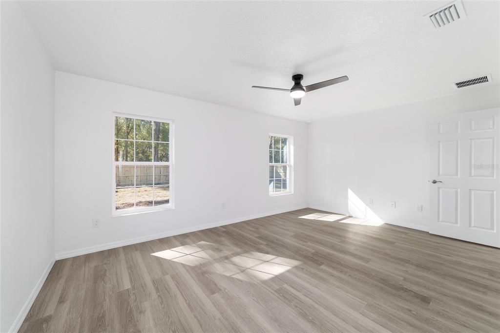 Activo con contrato: $245,000 (3 camas, 2 baños, 1318 Pies cuadrados)