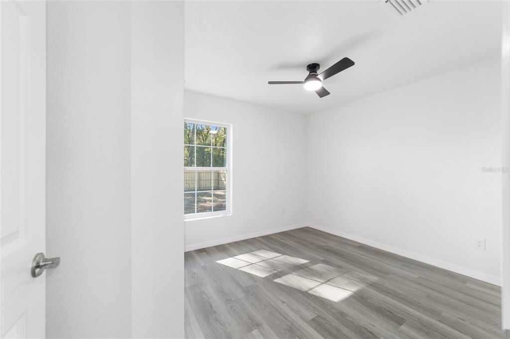 Activo con contrato: $245,000 (3 camas, 2 baños, 1318 Pies cuadrados)