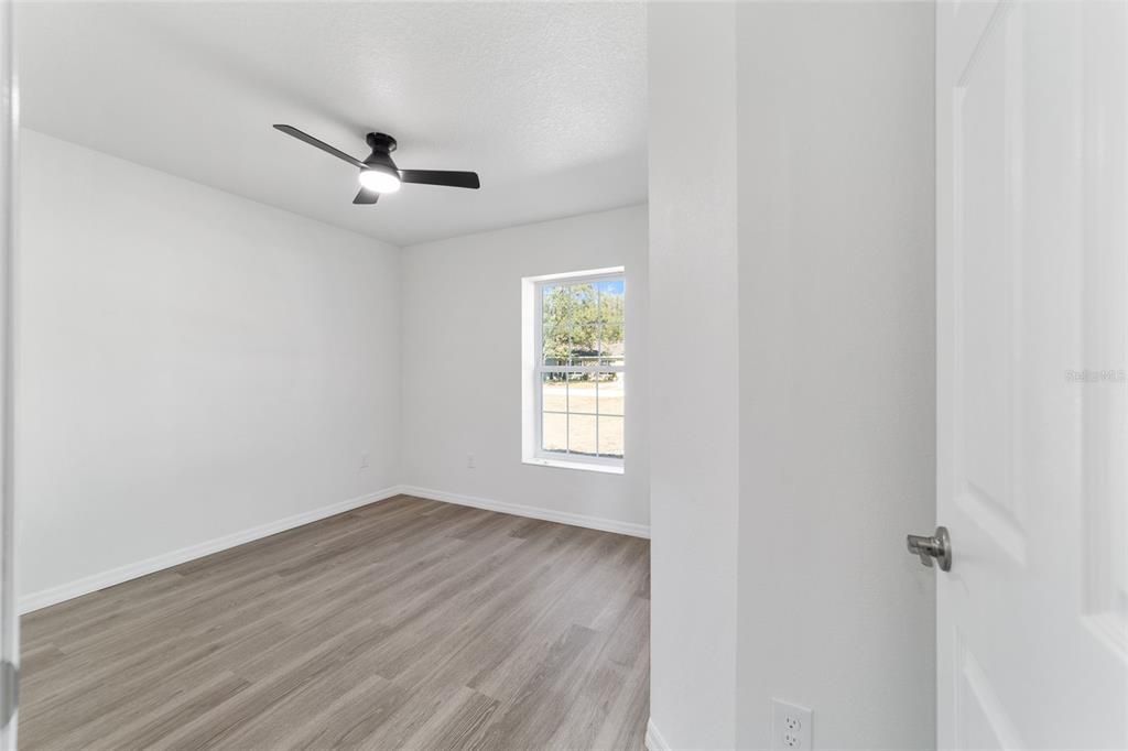 Activo con contrato: $245,000 (3 camas, 2 baños, 1318 Pies cuadrados)