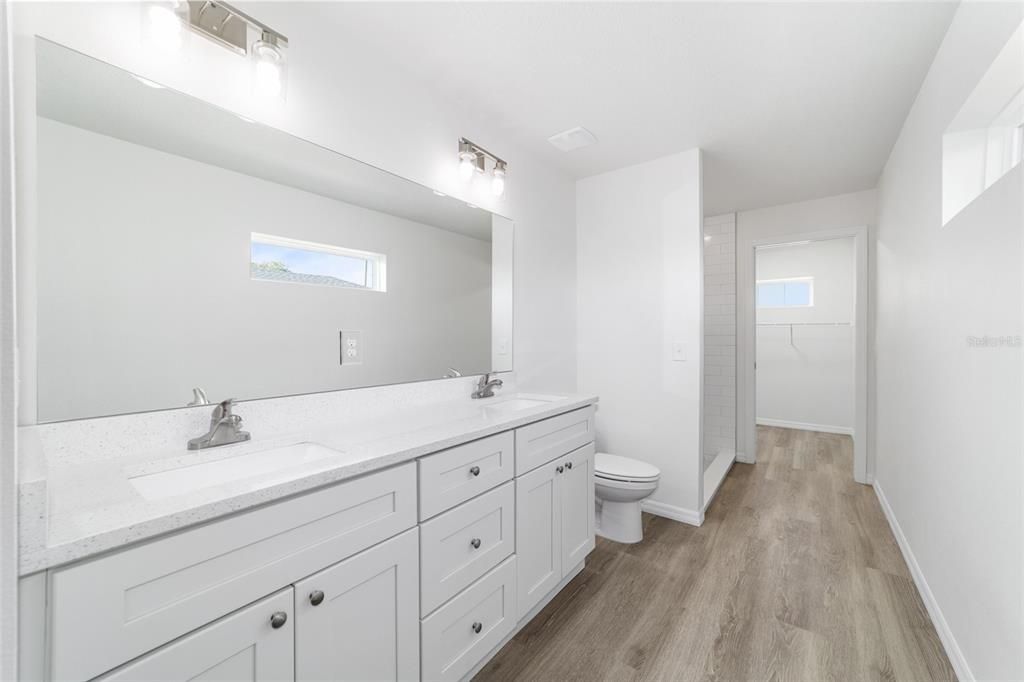 Activo con contrato: $245,000 (3 camas, 2 baños, 1318 Pies cuadrados)