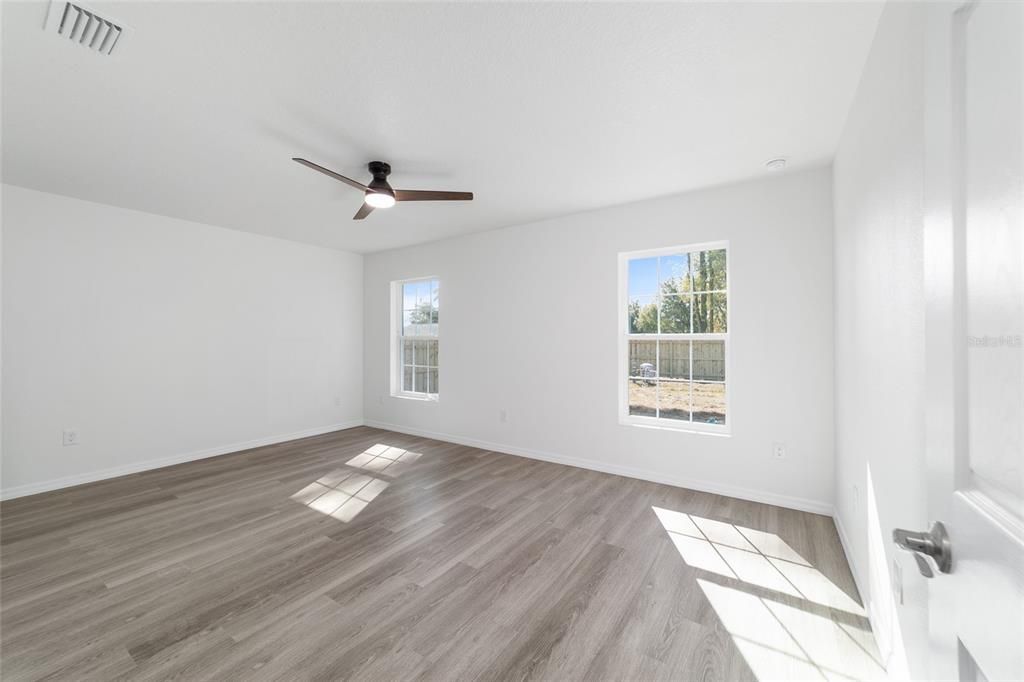 Activo con contrato: $245,000 (3 camas, 2 baños, 1318 Pies cuadrados)