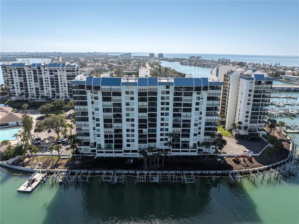 For Rent: $3,800 (2 beds, 2 baths, 1175 Square Feet)