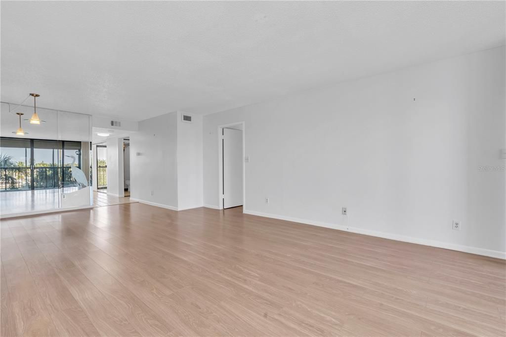 For Rent: $3,800 (2 beds, 2 baths, 1175 Square Feet)