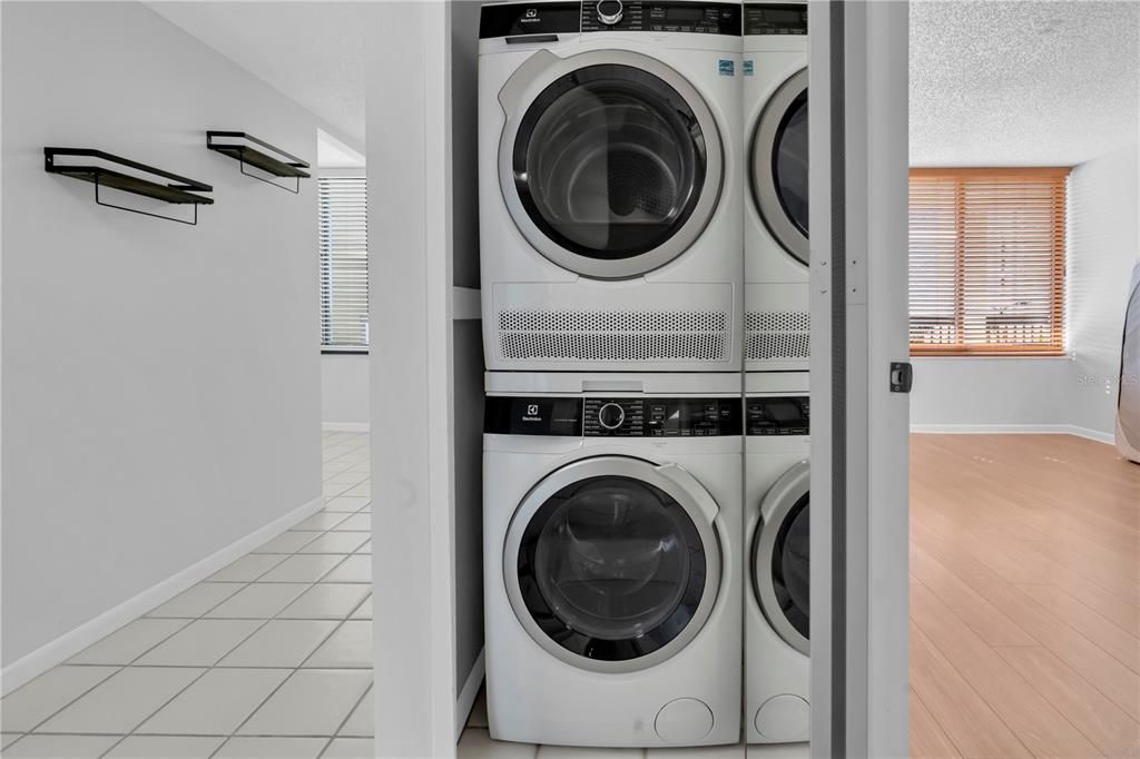 For Rent: $3,800 (2 beds, 2 baths, 1175 Square Feet)