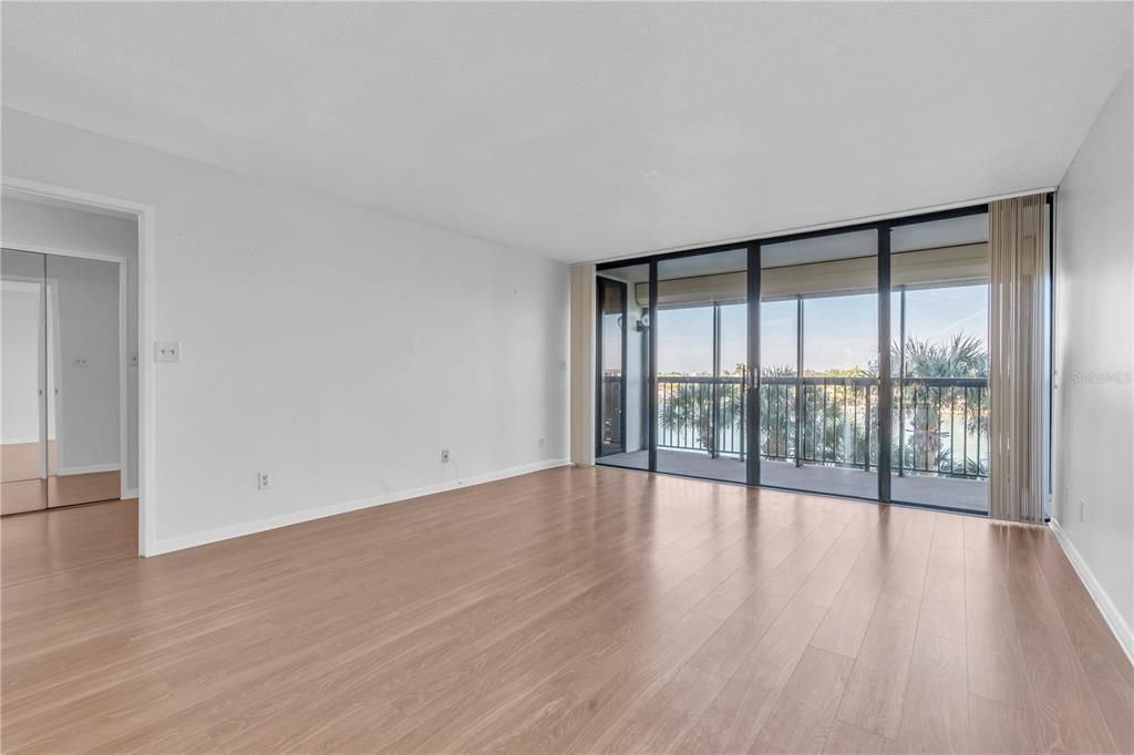 For Rent: $3,800 (2 beds, 2 baths, 1175 Square Feet)