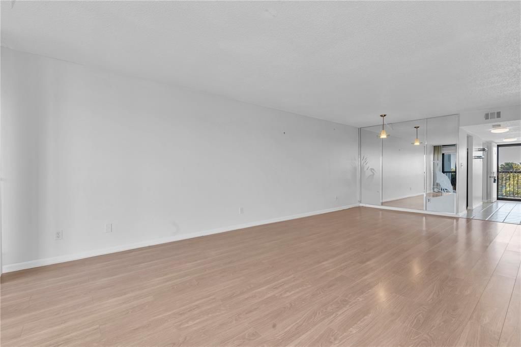 For Rent: $3,800 (2 beds, 2 baths, 1175 Square Feet)