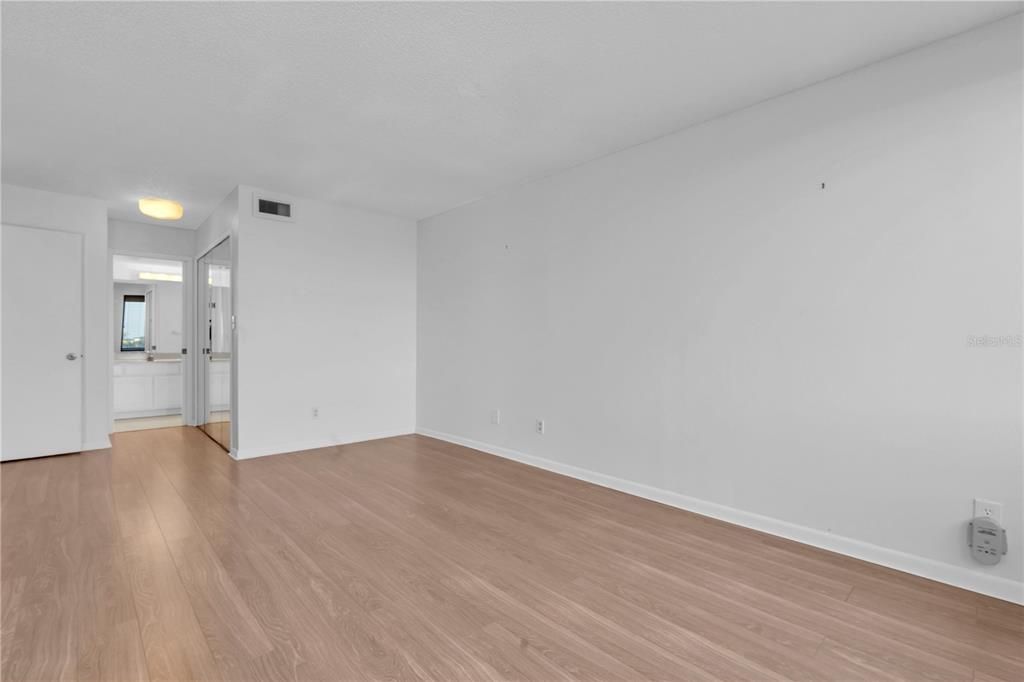 For Rent: $3,800 (2 beds, 2 baths, 1175 Square Feet)