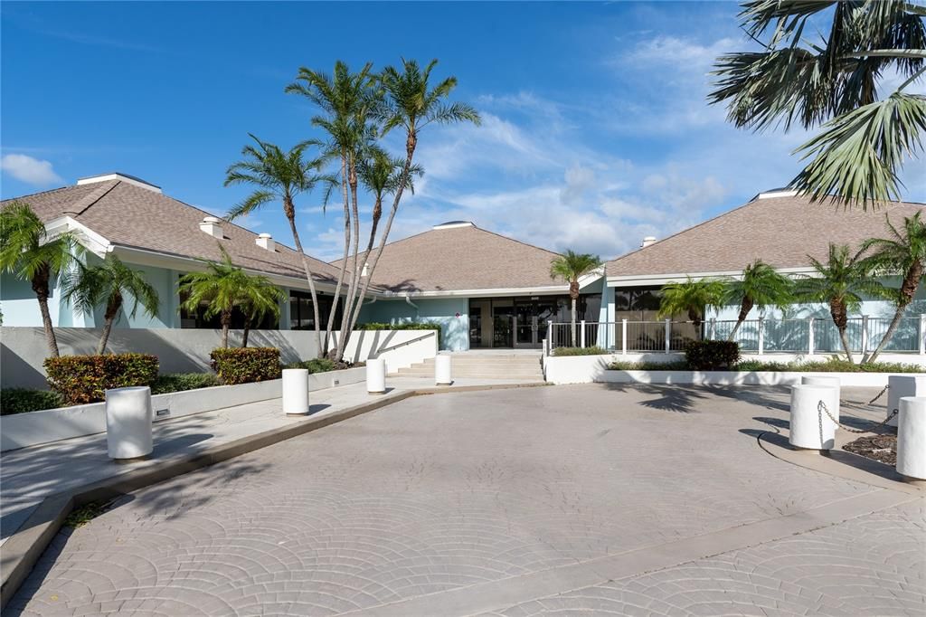 For Rent: $3,800 (2 beds, 2 baths, 1175 Square Feet)