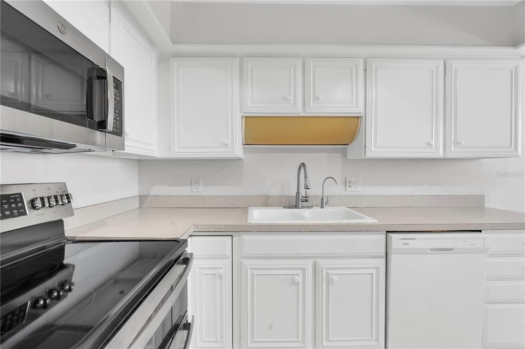 For Rent: $3,800 (2 beds, 2 baths, 1175 Square Feet)