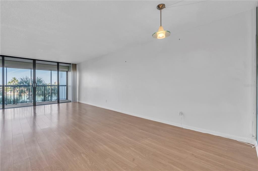 For Rent: $3,800 (2 beds, 2 baths, 1175 Square Feet)