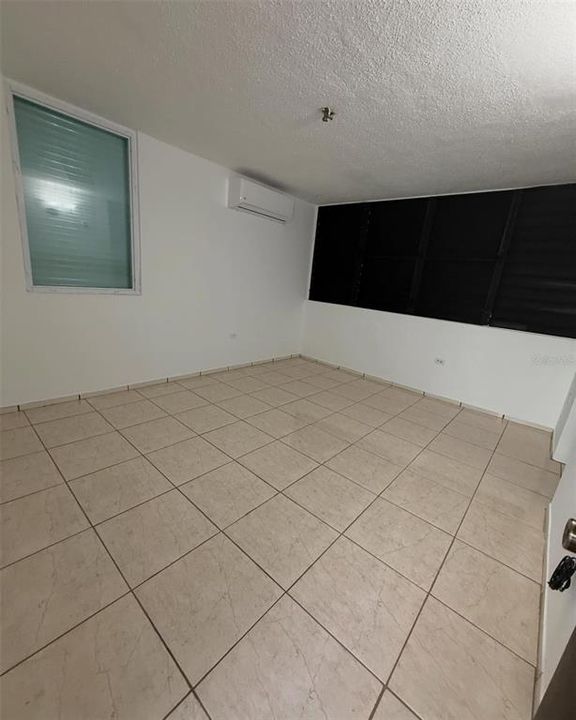 For Sale: $345,000 (4 beds, 2 baths, 1806 Square Feet)