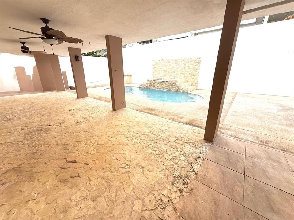 For Sale: $345,000 (4 beds, 2 baths, 1806 Square Feet)