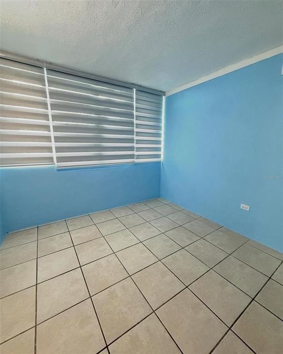 For Sale: $345,000 (4 beds, 2 baths, 1806 Square Feet)