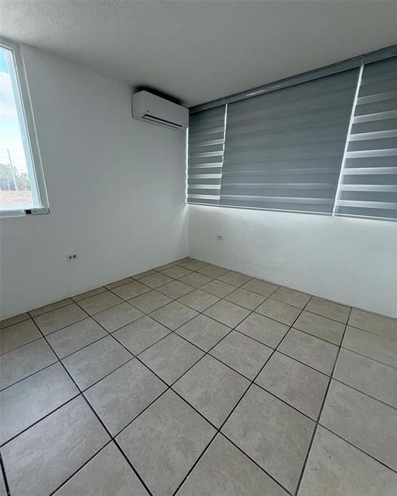 For Sale: $345,000 (4 beds, 2 baths, 1806 Square Feet)