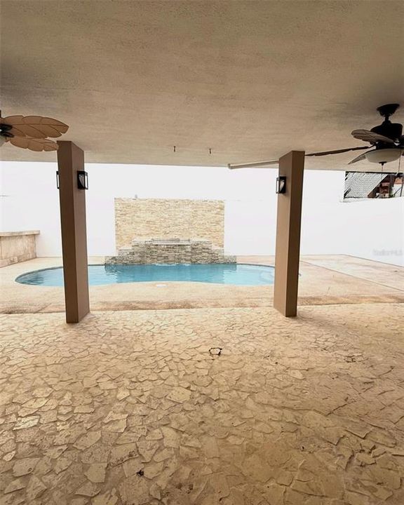 For Sale: $345,000 (4 beds, 2 baths, 1806 Square Feet)