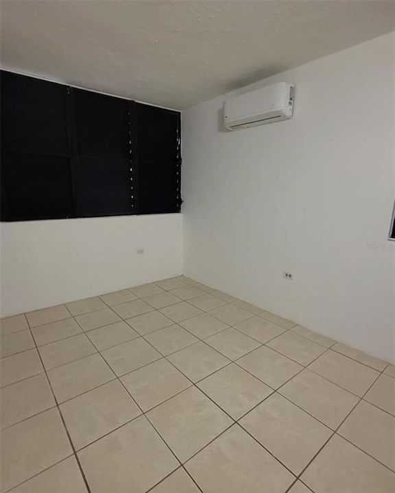 For Sale: $345,000 (4 beds, 2 baths, 1806 Square Feet)