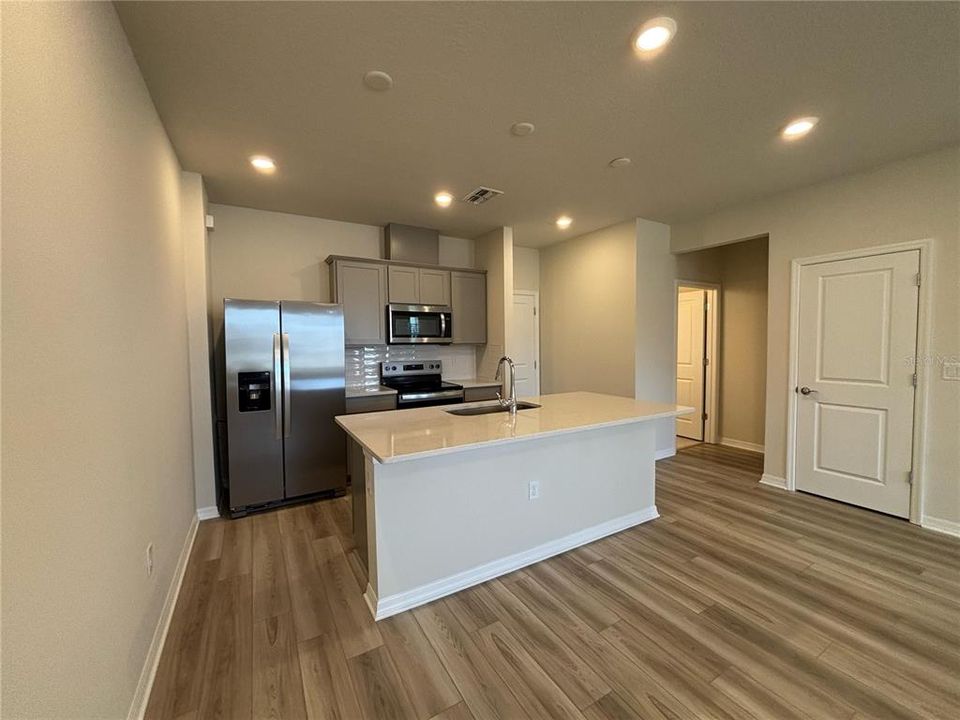 出租: $2,650 (3 贝兹, 2 浴室, 1553 平方英尺)