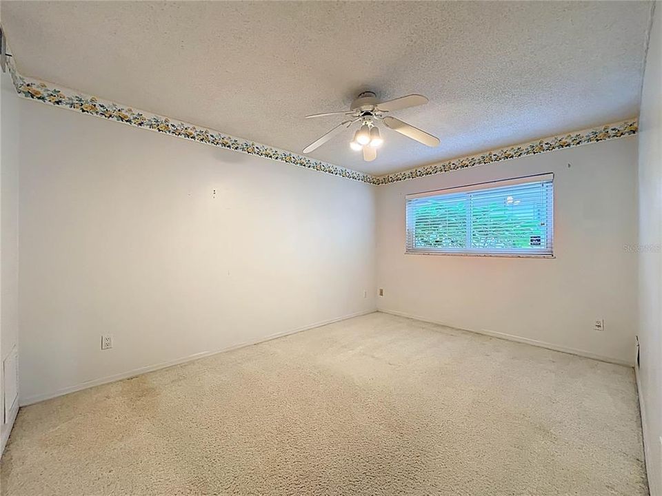 На продажу: $400,000 (4 спален, 2 ванн, 1849 Квадратных фут)