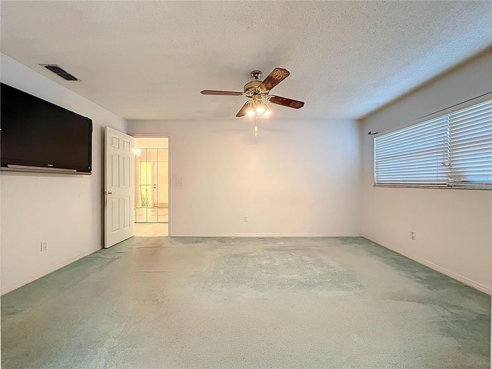 На продажу: $400,000 (4 спален, 2 ванн, 1849 Квадратных фут)