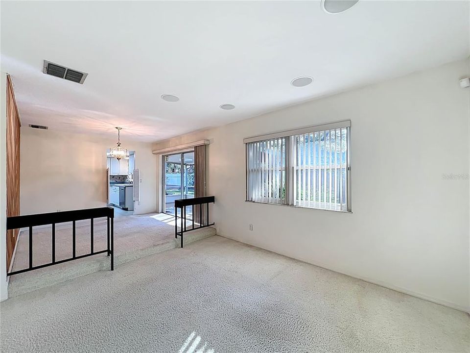 На продажу: $400,000 (4 спален, 2 ванн, 1849 Квадратных фут)