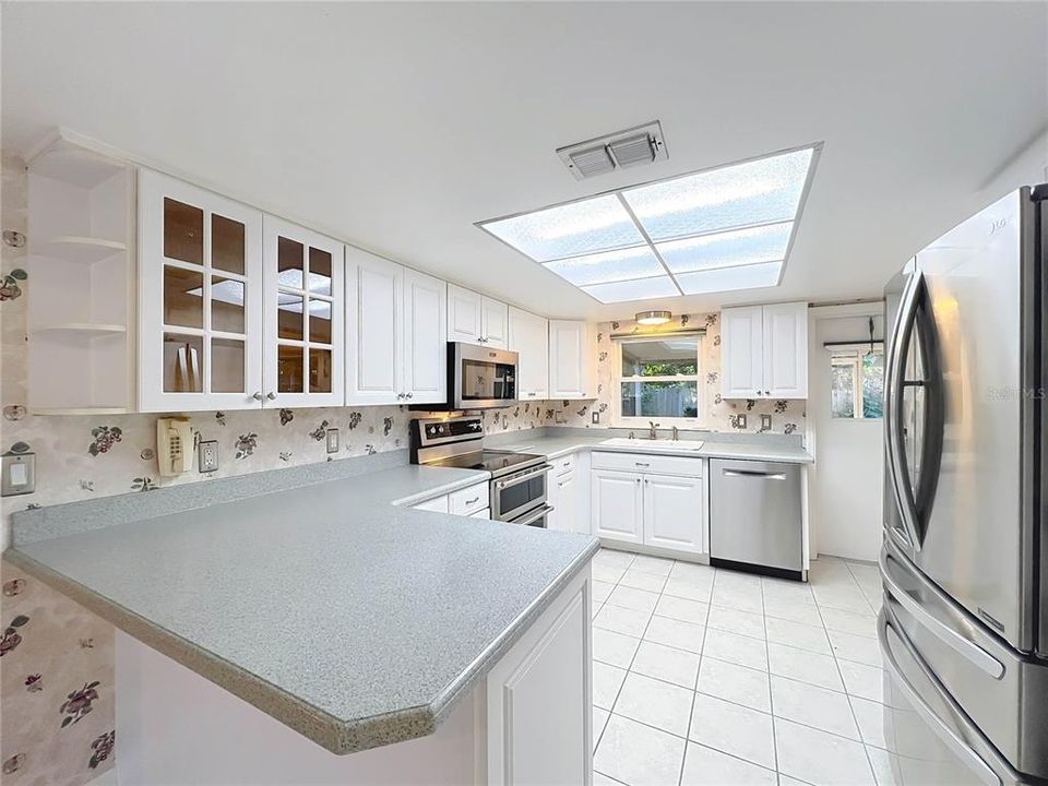 На продажу: $400,000 (4 спален, 2 ванн, 1849 Квадратных фут)