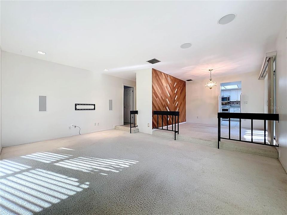 На продажу: $400,000 (4 спален, 2 ванн, 1849 Квадратных фут)