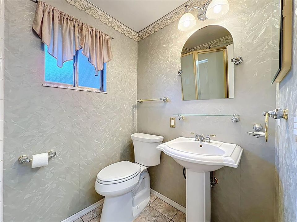 На продажу: $400,000 (4 спален, 2 ванн, 1849 Квадратных фут)