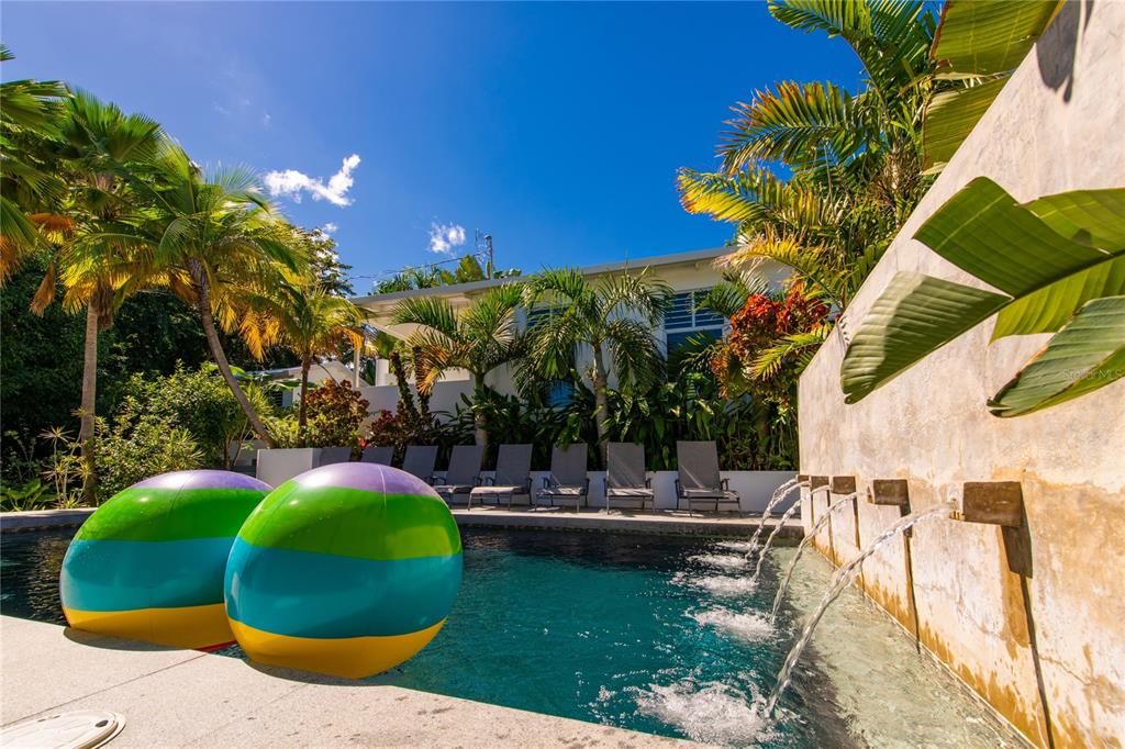 En Venta: $1,499,000 (5 camas, 4 baños, 2900 Pies cuadrados)