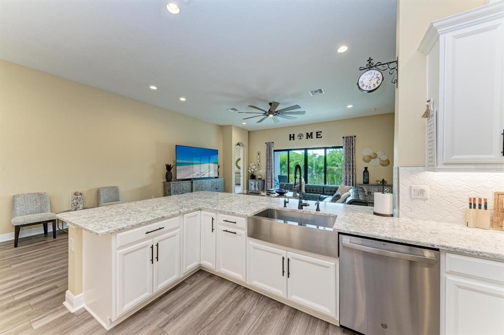 En Venta: $775,000 (4 camas, 3 baños, 2868 Pies cuadrados)